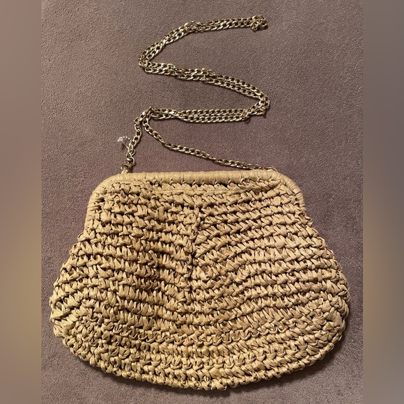 Steve Madden Woven Tan Bag with Gold Chain
NWOT - Picture 2 of 16